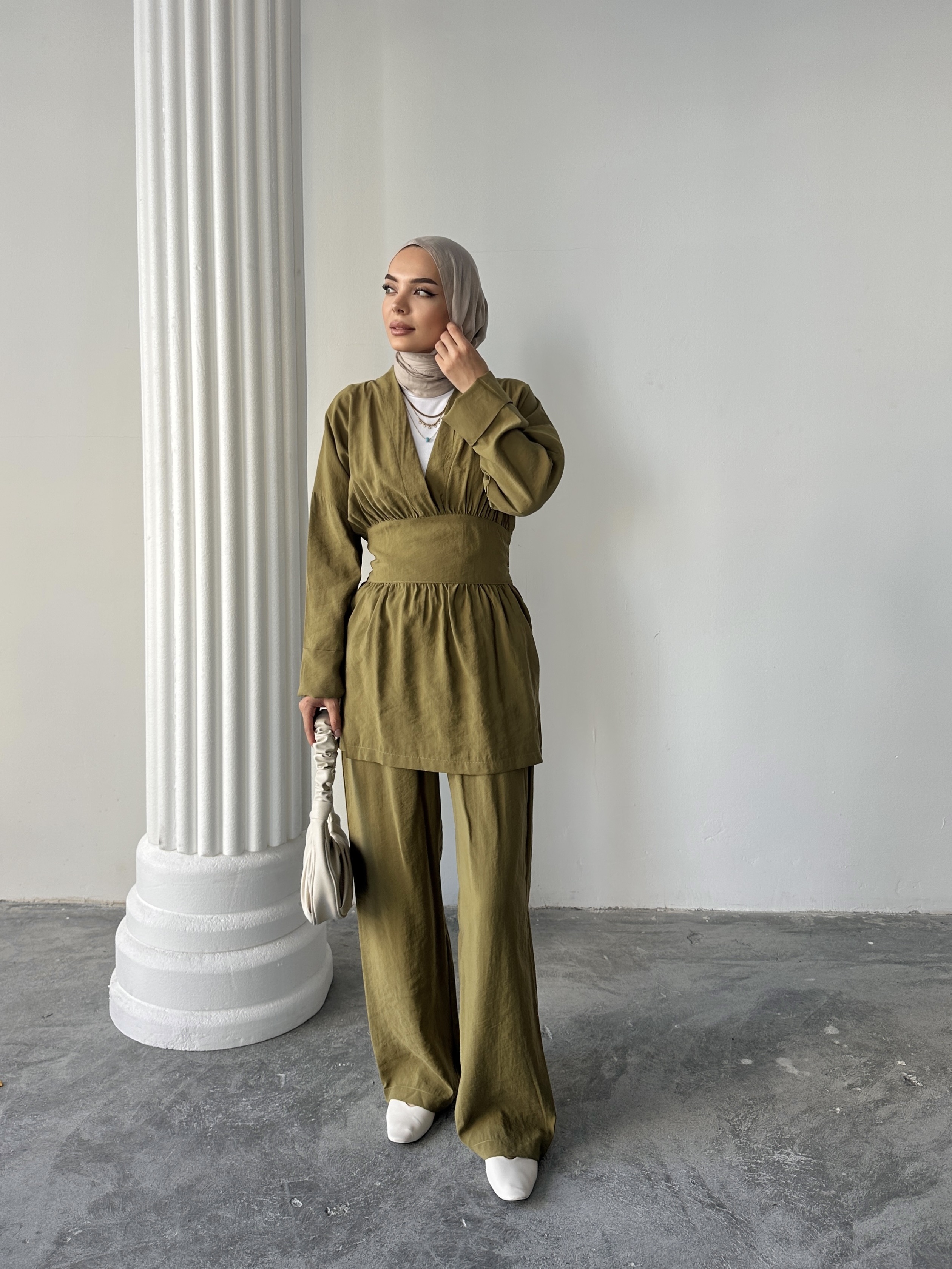 BELİ KUŞAKLI TENSEL KUMAŞ TAKIM